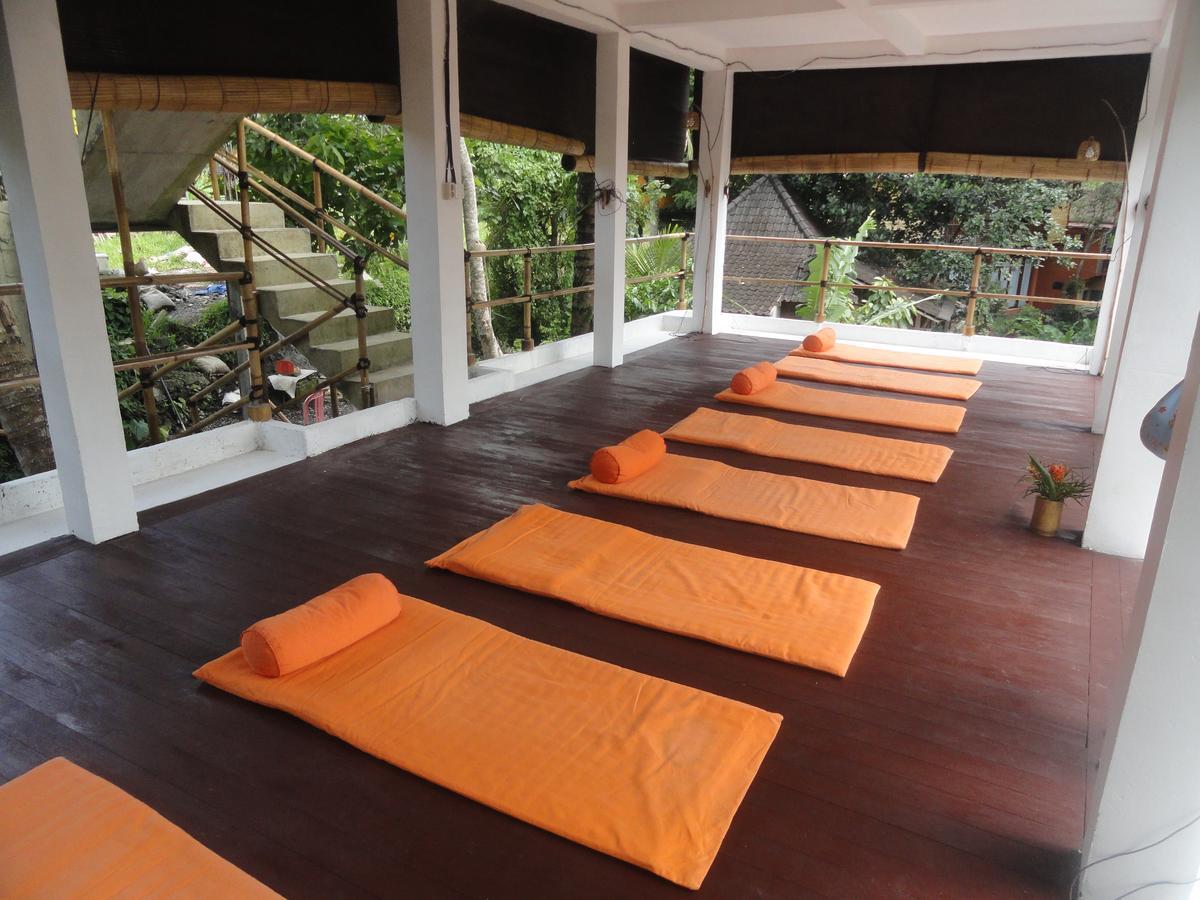 Putu Yoga Bungalow Ubud Esterno foto